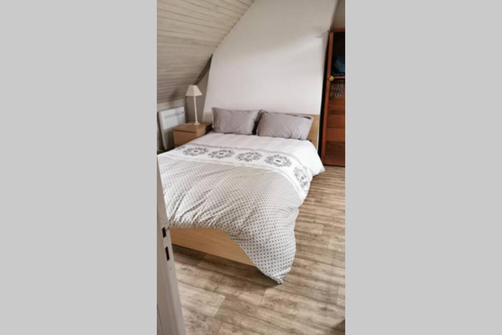 Petite Maison Dans Les Monts D'Arree Ty Coz Commana Екстериор снимка