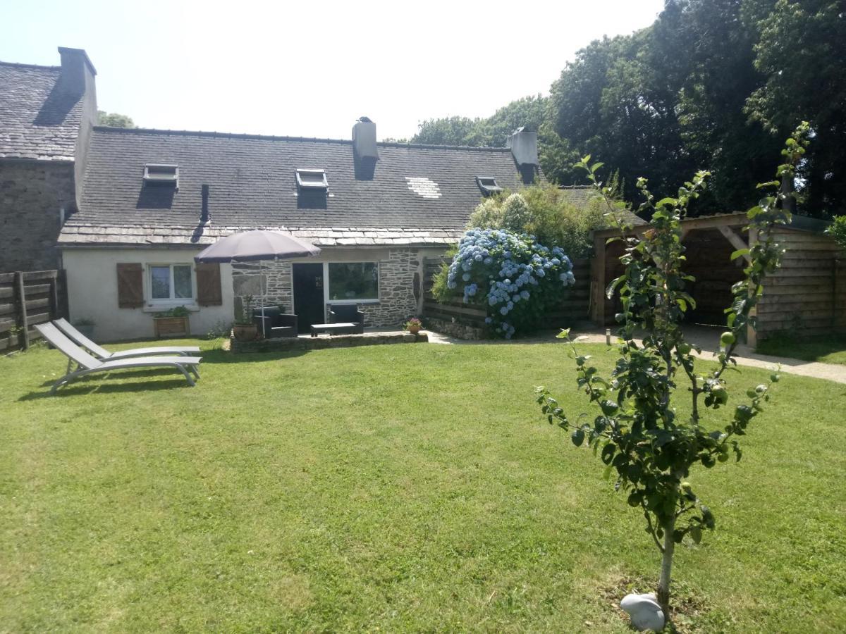 Petite Maison Dans Les Monts D'Arree Ty Coz Commana Екстериор снимка